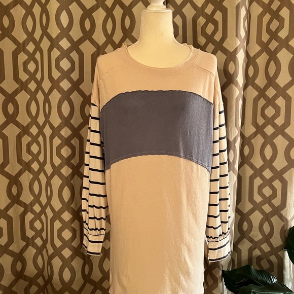 Tunic - Picture 2 of 5